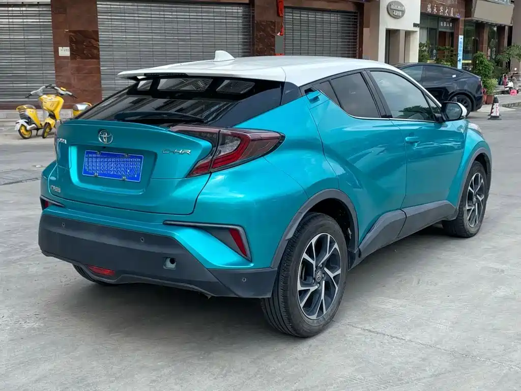 Toyota C-HR — фото 4
