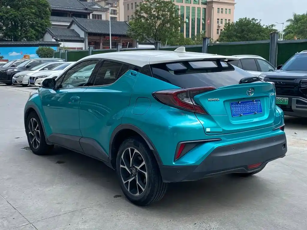 Toyota C-HR — фото 6