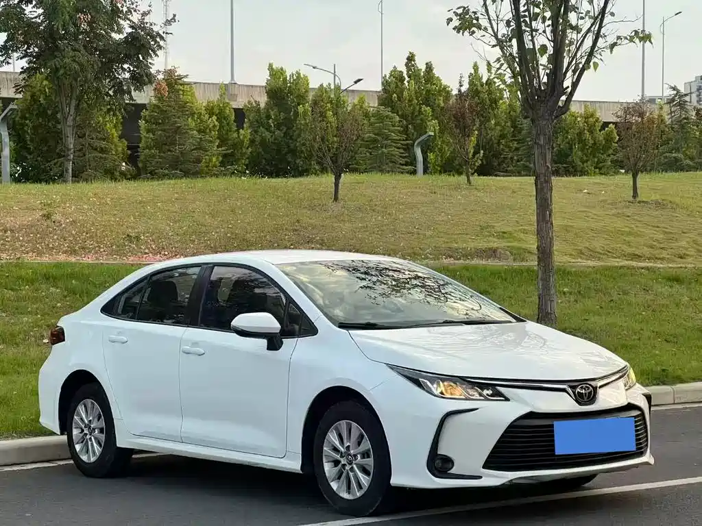 Toyota Corolla — фото 3