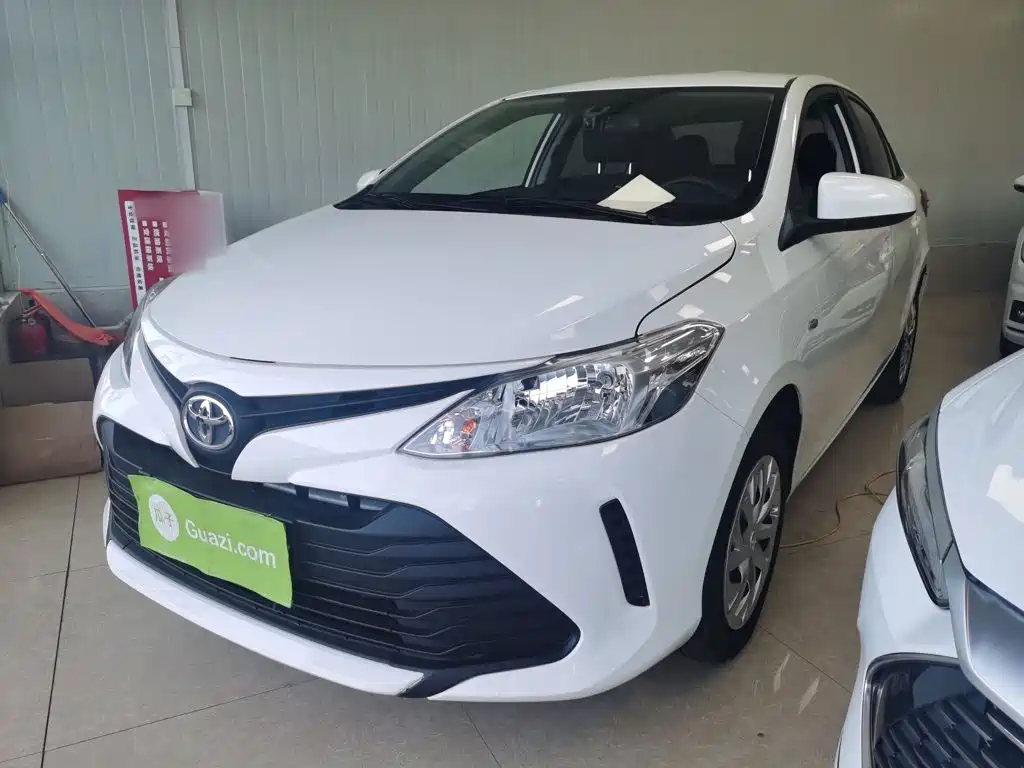 Toyota Vios — фото 2