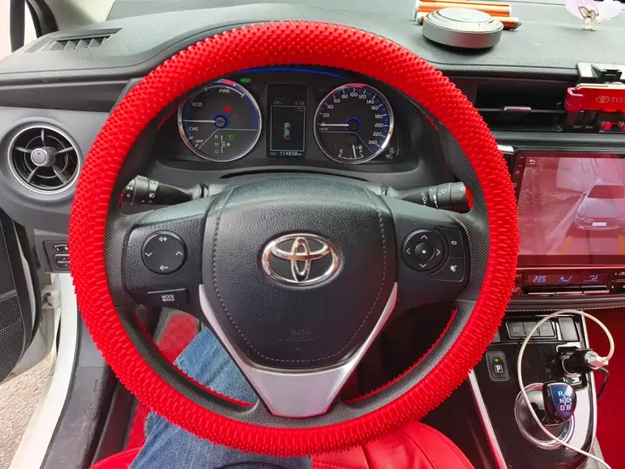 Toyota Corolla Hybrid — фото 15