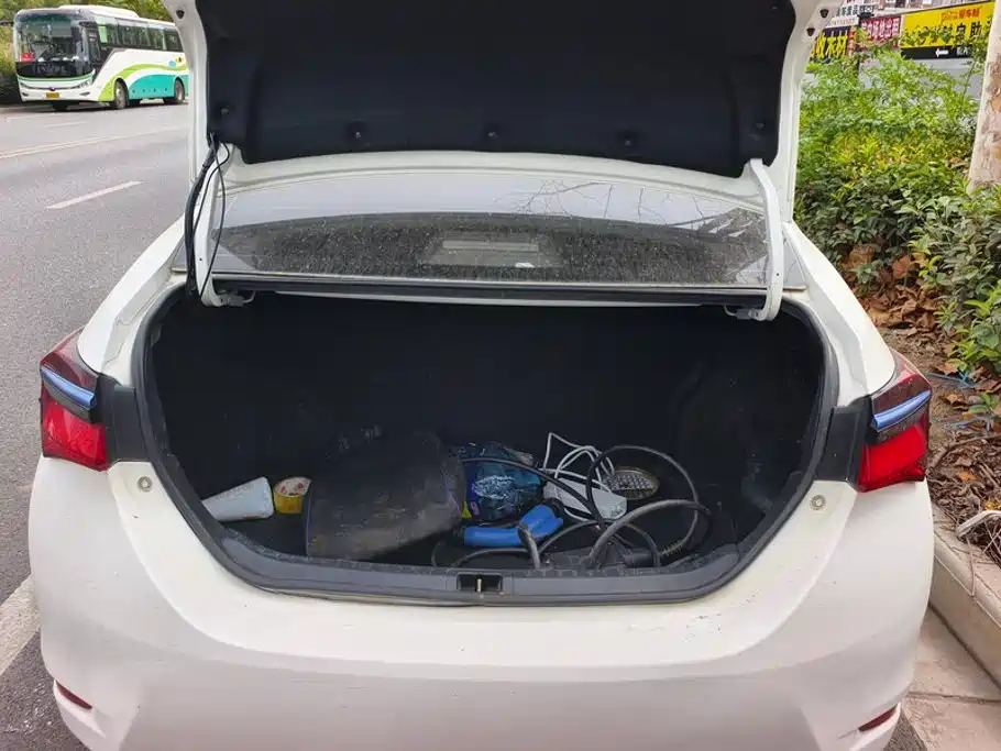 Toyota Corolla Hybrid — фото 4