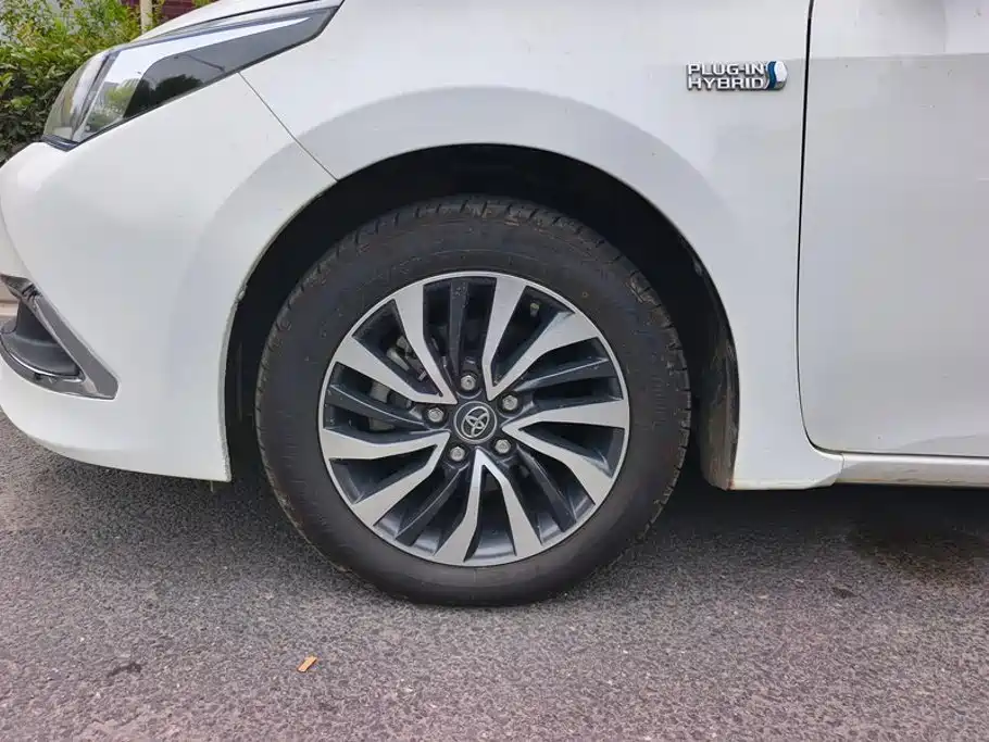 Toyota Corolla Hybrid — фото 6