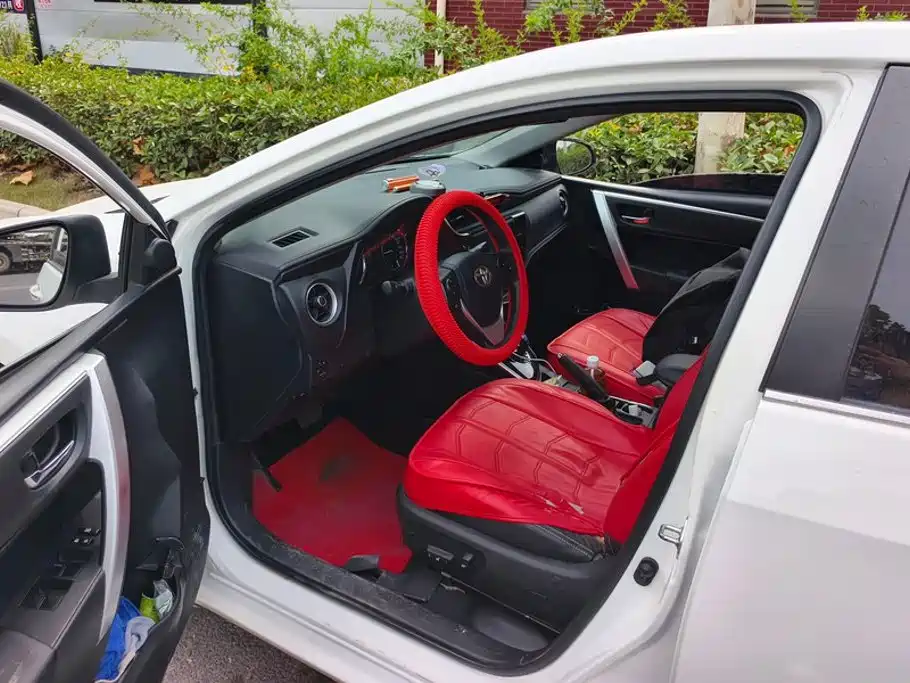 Toyota Corolla Hybrid — фото 9