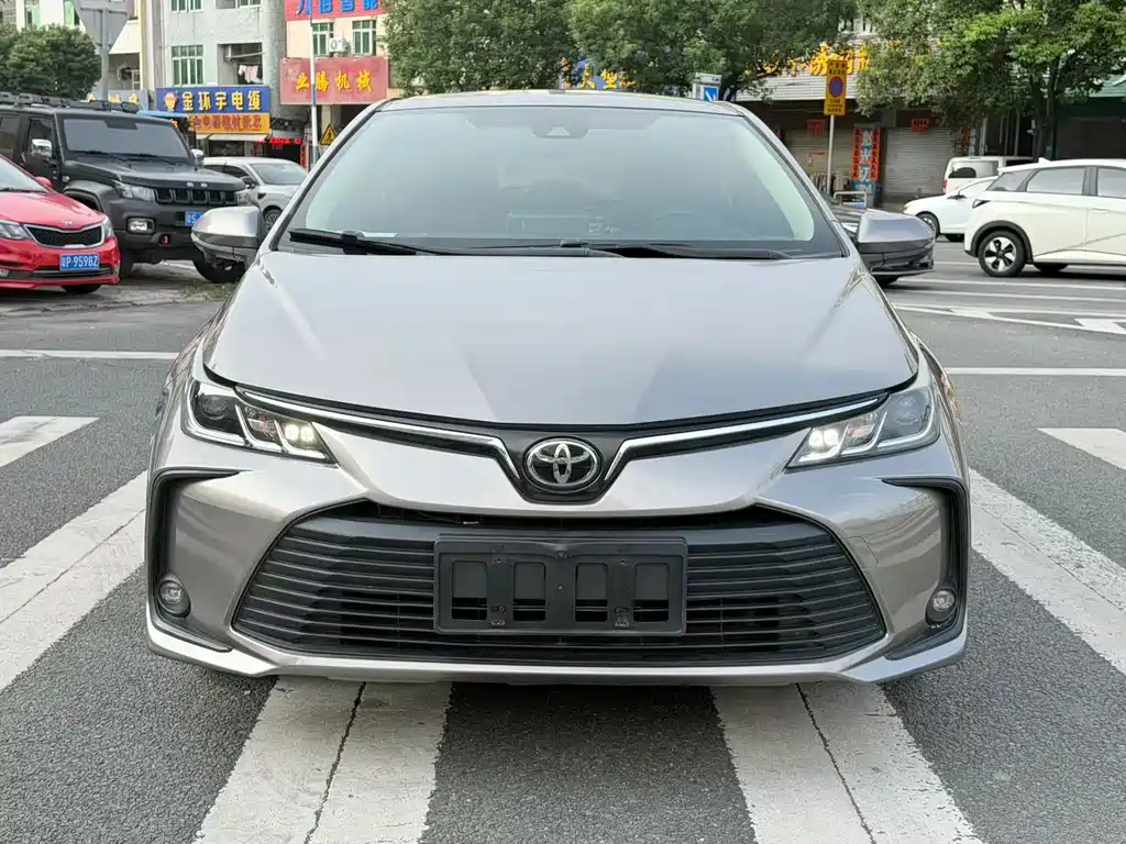 Toyota Corolla — фото 2