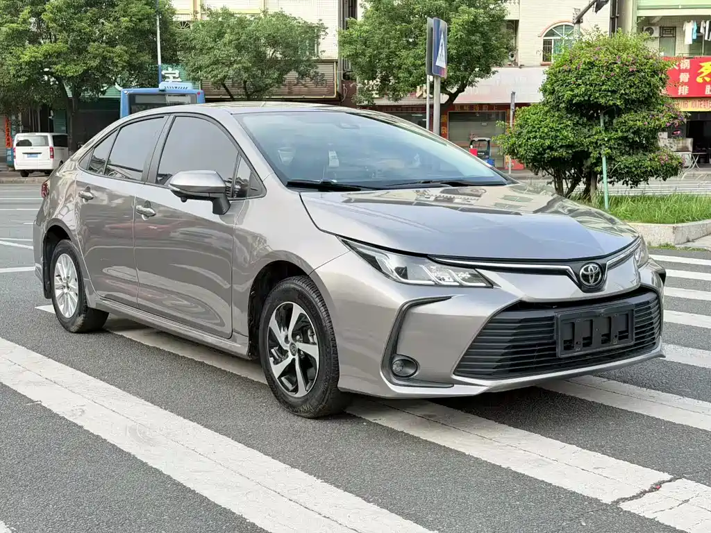 Toyota Corolla — фото 3