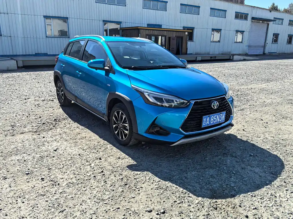 Toyota Yaris L — фото 3