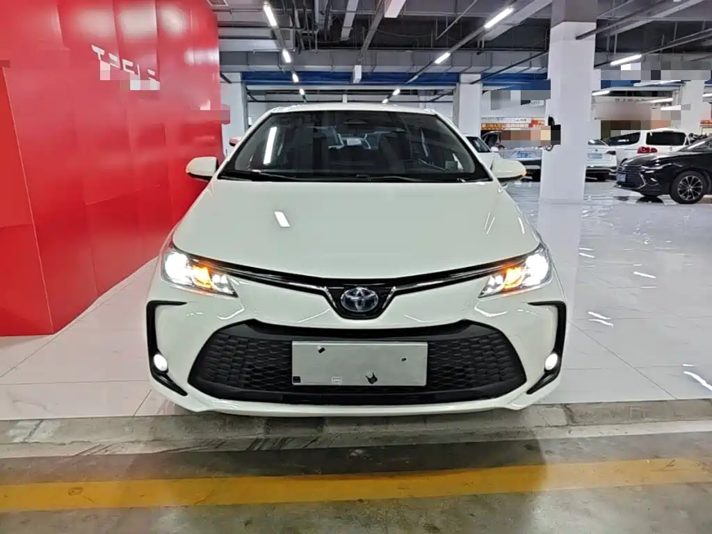 Toyota Corolla — фото 3