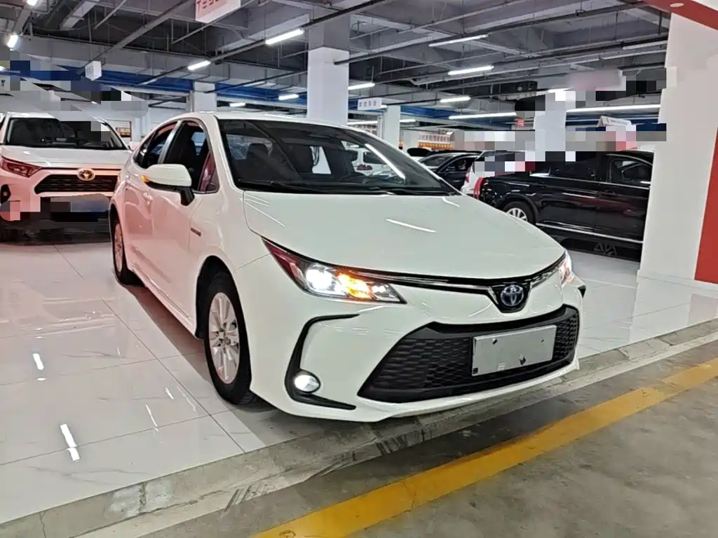 Toyota Corolla — фото 4