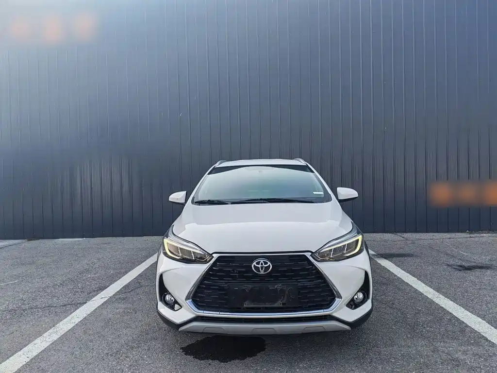 Toyota Yaris L — фото 6