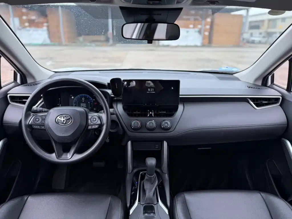 Toyota Corolla Cross — фото 9
