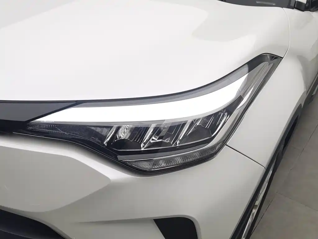 Toyota C-HR — фото 7