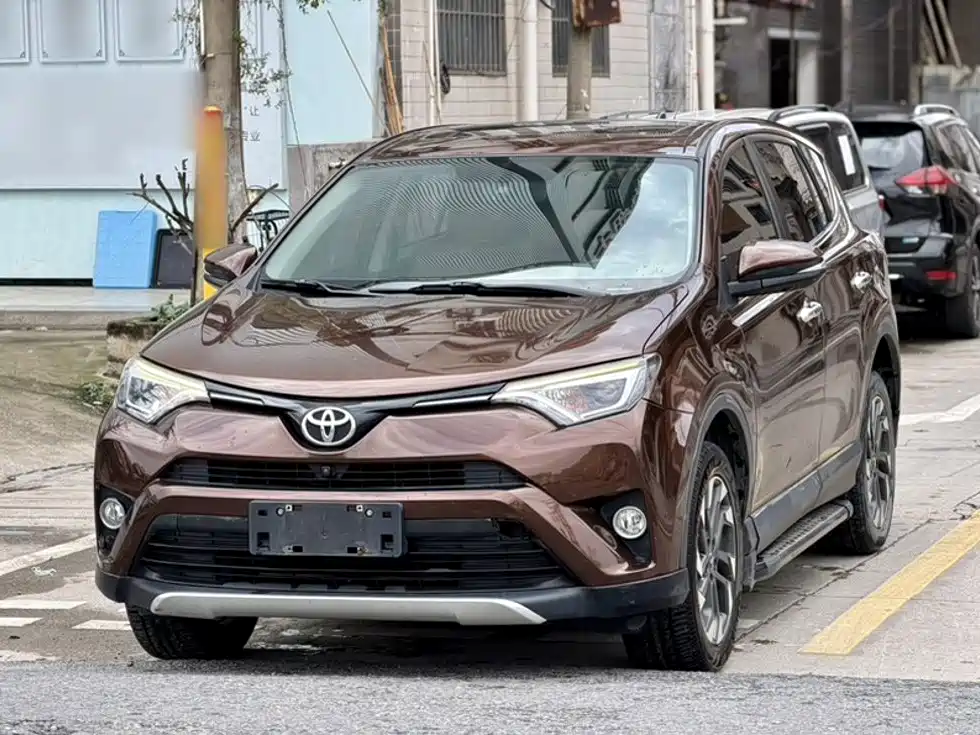 Toyota RAV4 — фото 3