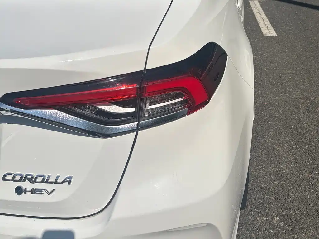 Toyota Corolla — фото 6