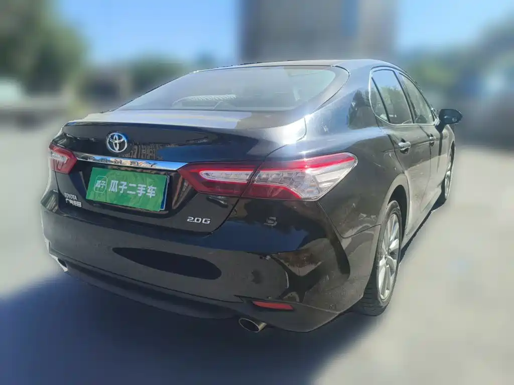 Toyota Camry — фото 4