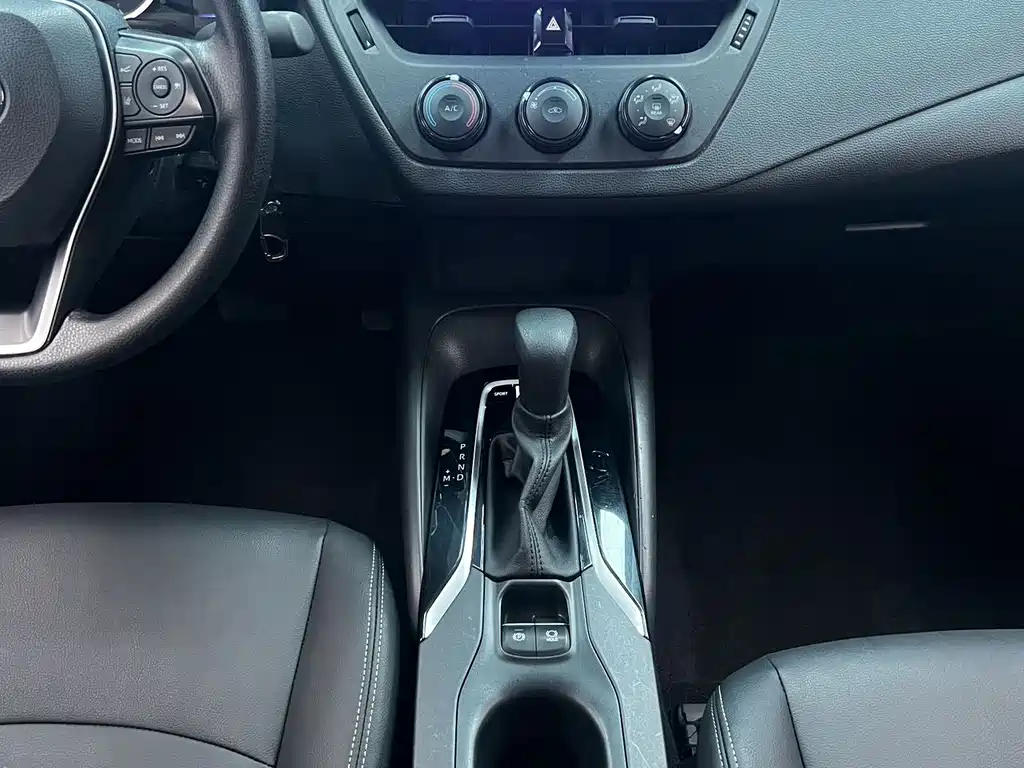 Toyota Corolla — фото 11