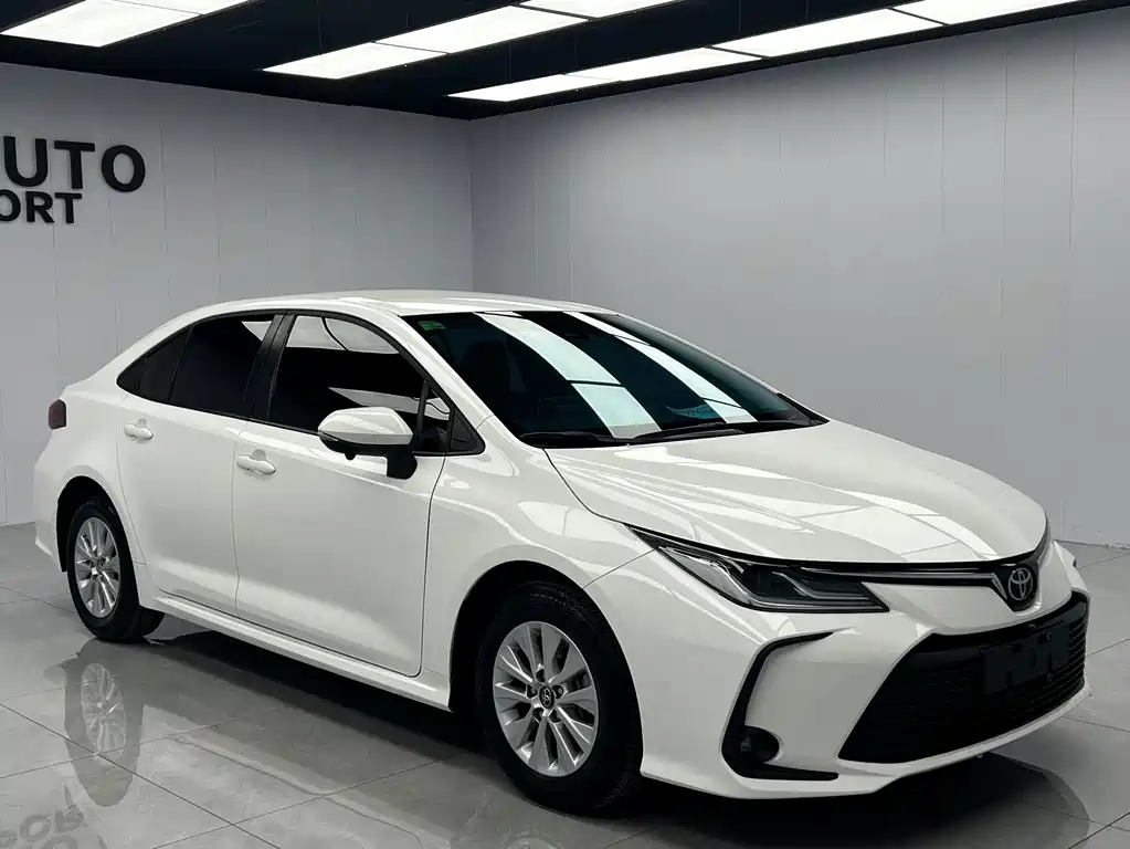 Toyota Corolla — фото 4
