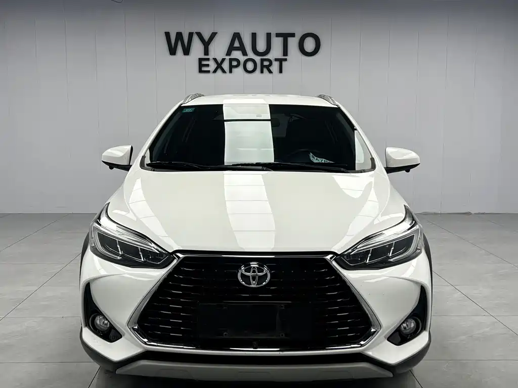 Toyota Yaris L — фото 2