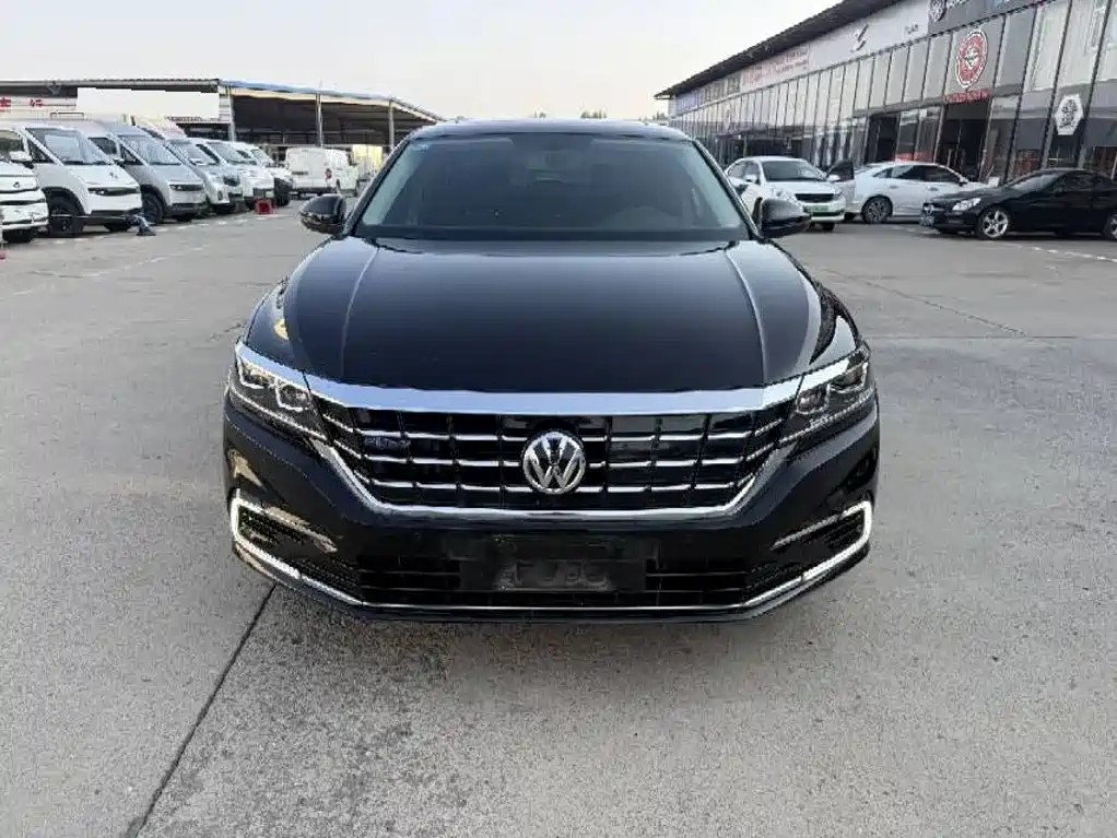 Volkswagen Passat PHEV — фото 2