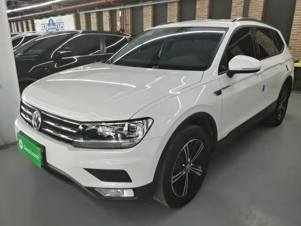 Volkswagen Tiguan L — фото 2