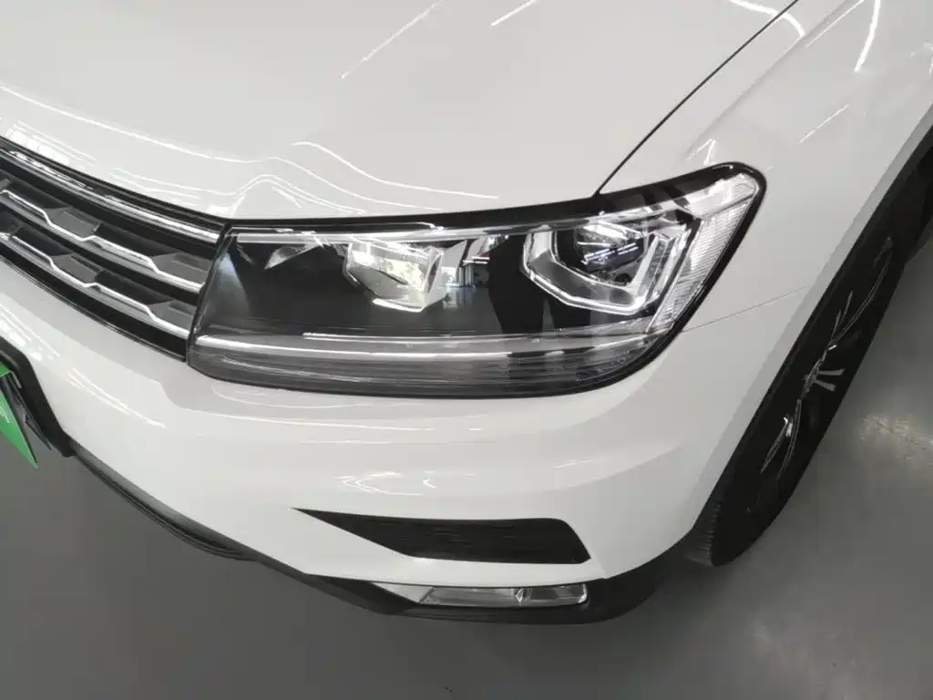 Volkswagen Tiguan L — фото 24