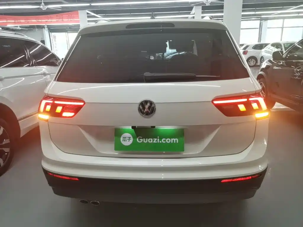 Volkswagen Tiguan L — фото 6