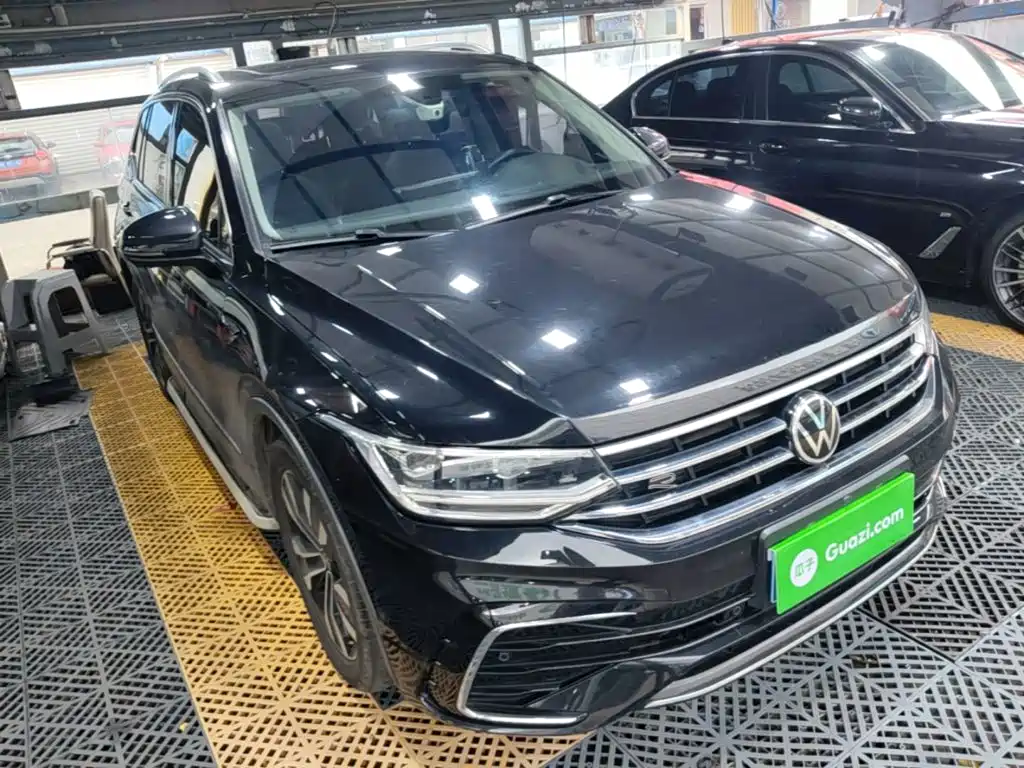 Volkswagen Tiguan L — фото 4