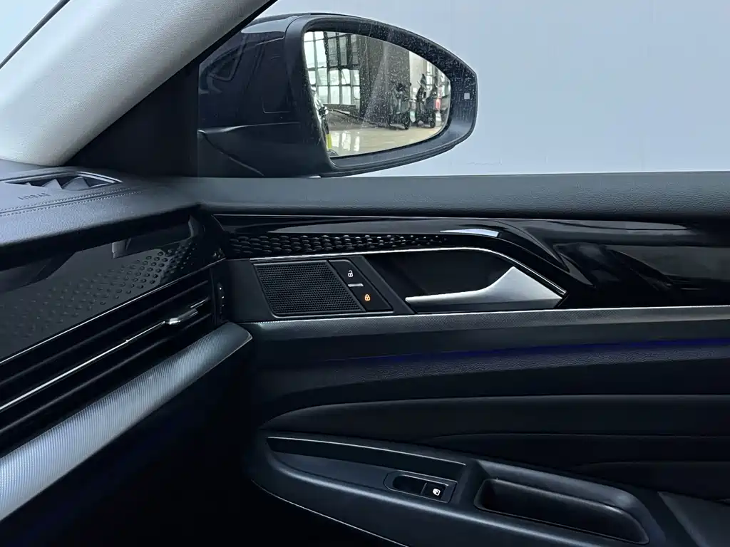 Volkswagen Passat — фото 13