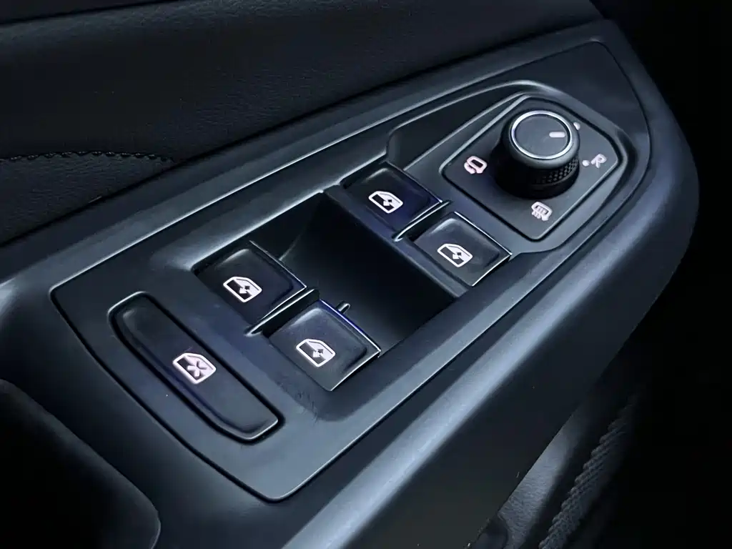 Volkswagen Passat — фото 14