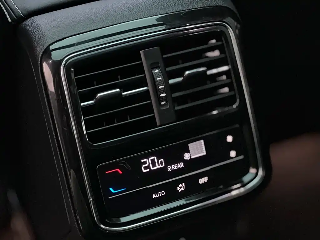 Volkswagen Passat — фото 17