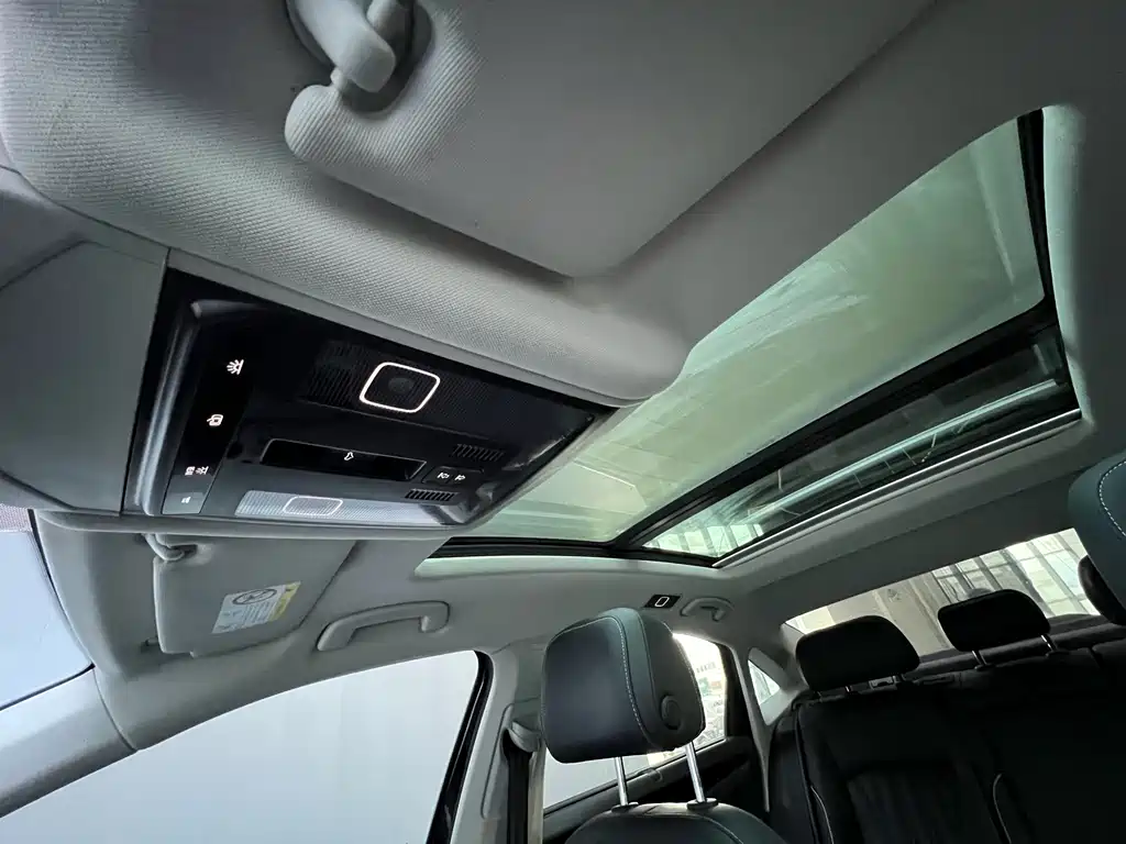 Volkswagen Passat — фото 19