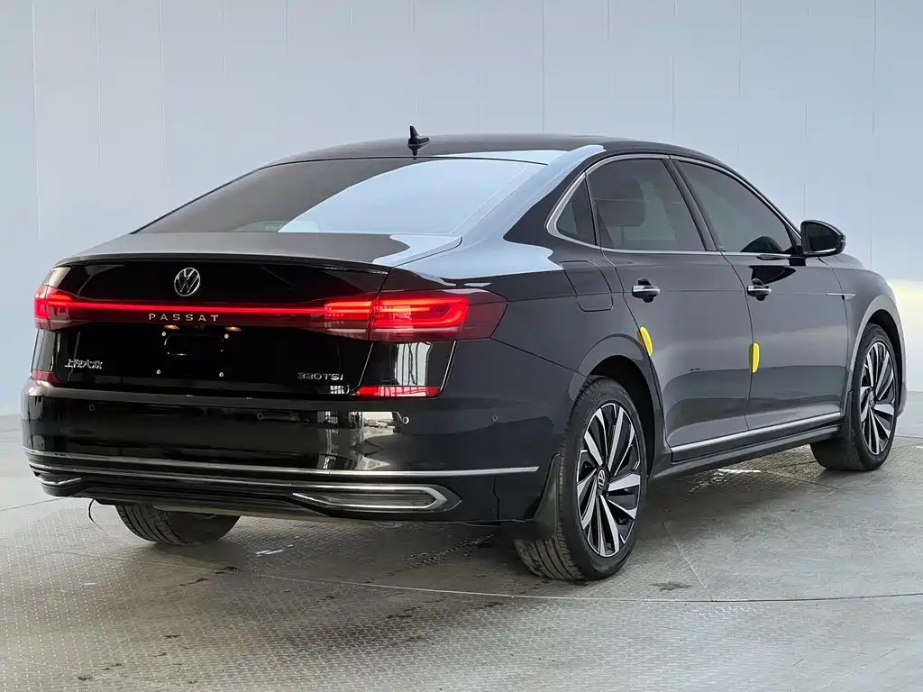 Volkswagen Passat — фото 24