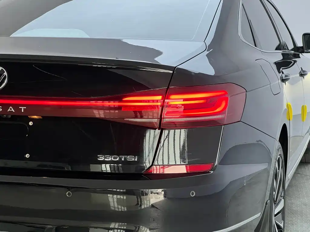 Volkswagen Passat — фото 26