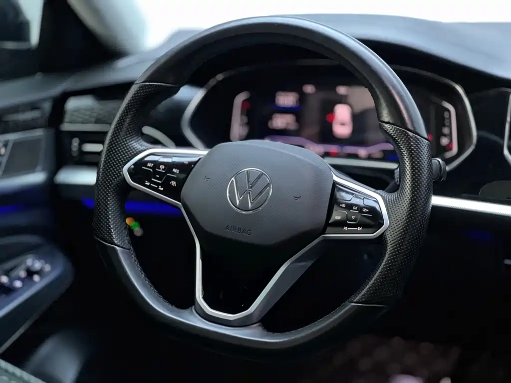 Volkswagen Passat — фото 7