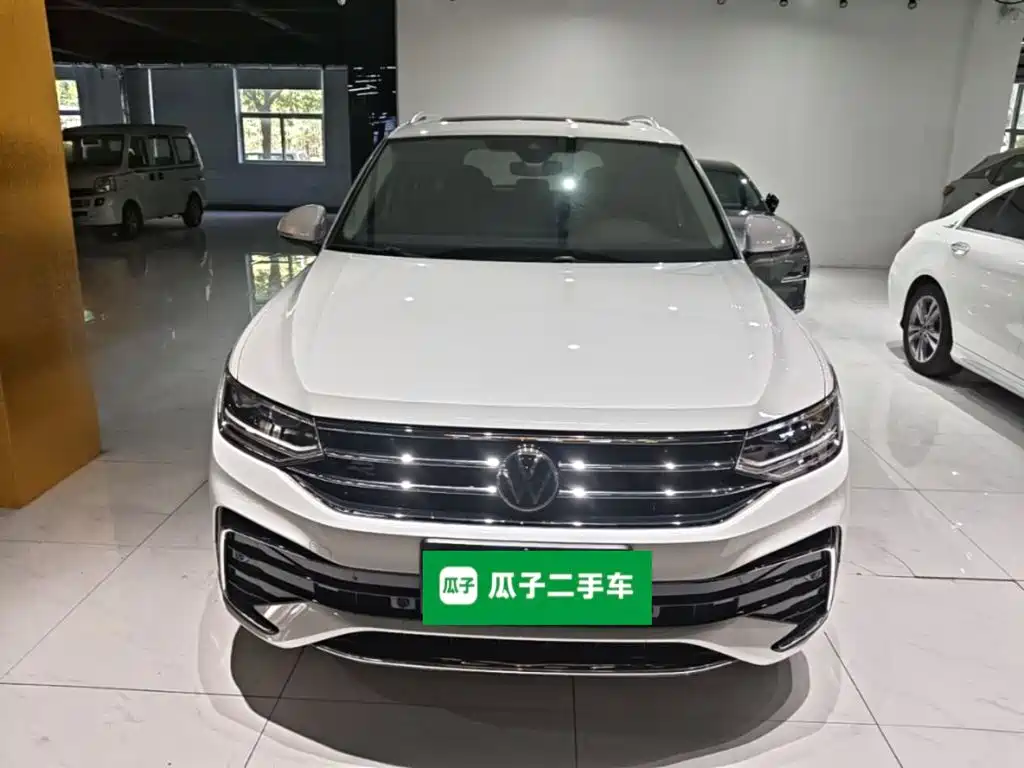 Volkswagen Tiguan L — фото 3