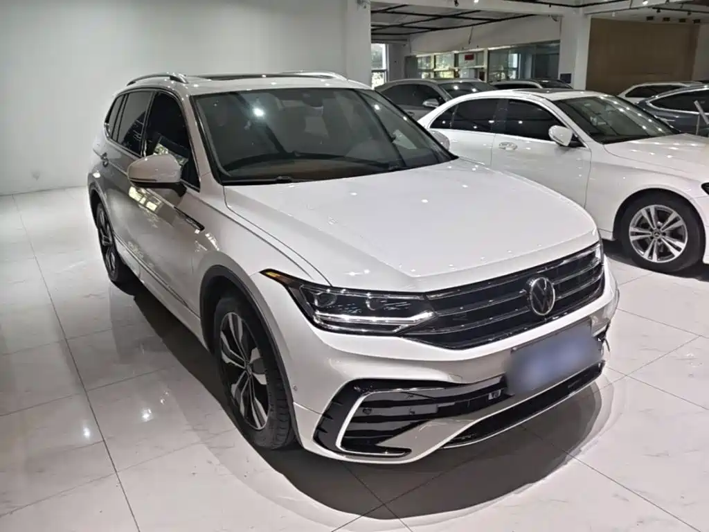 Volkswagen Tiguan L — фото 4