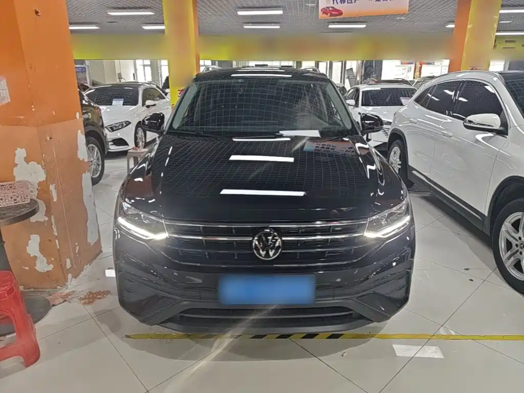 Volkswagen Tiguan L — фото 3