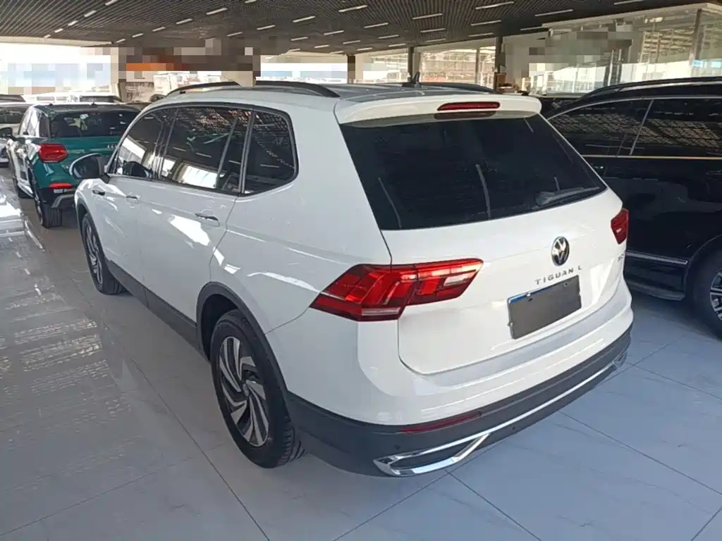 Volkswagen Tiguan L — фото 5