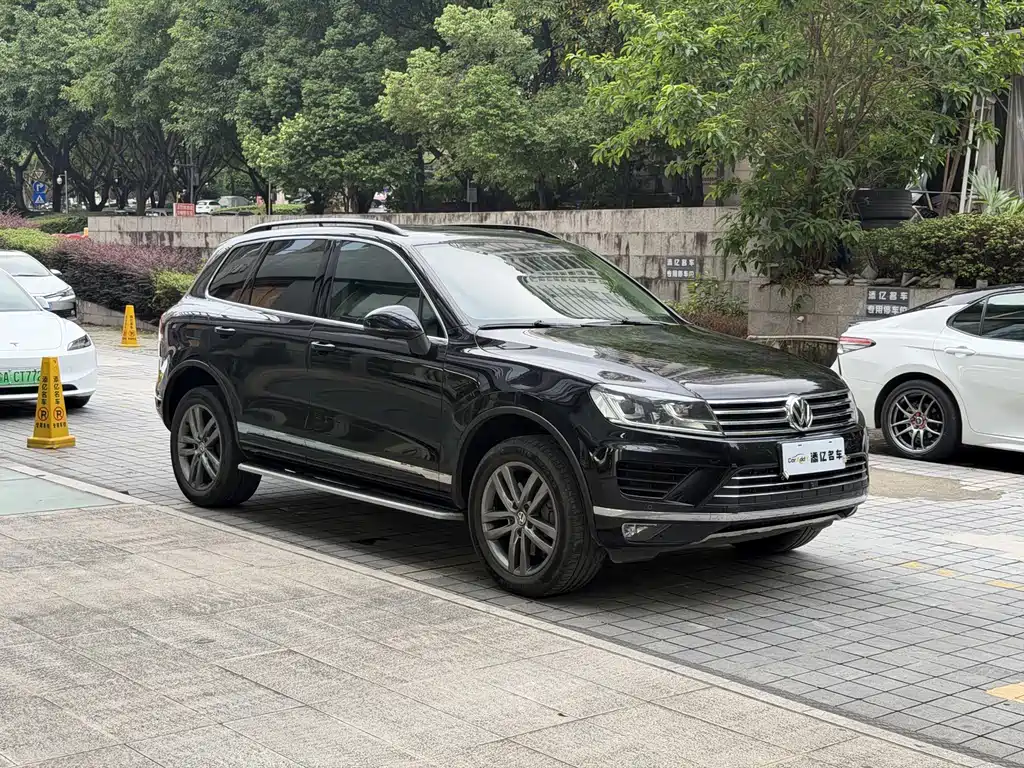 Volkswagen Touareg — фото 3