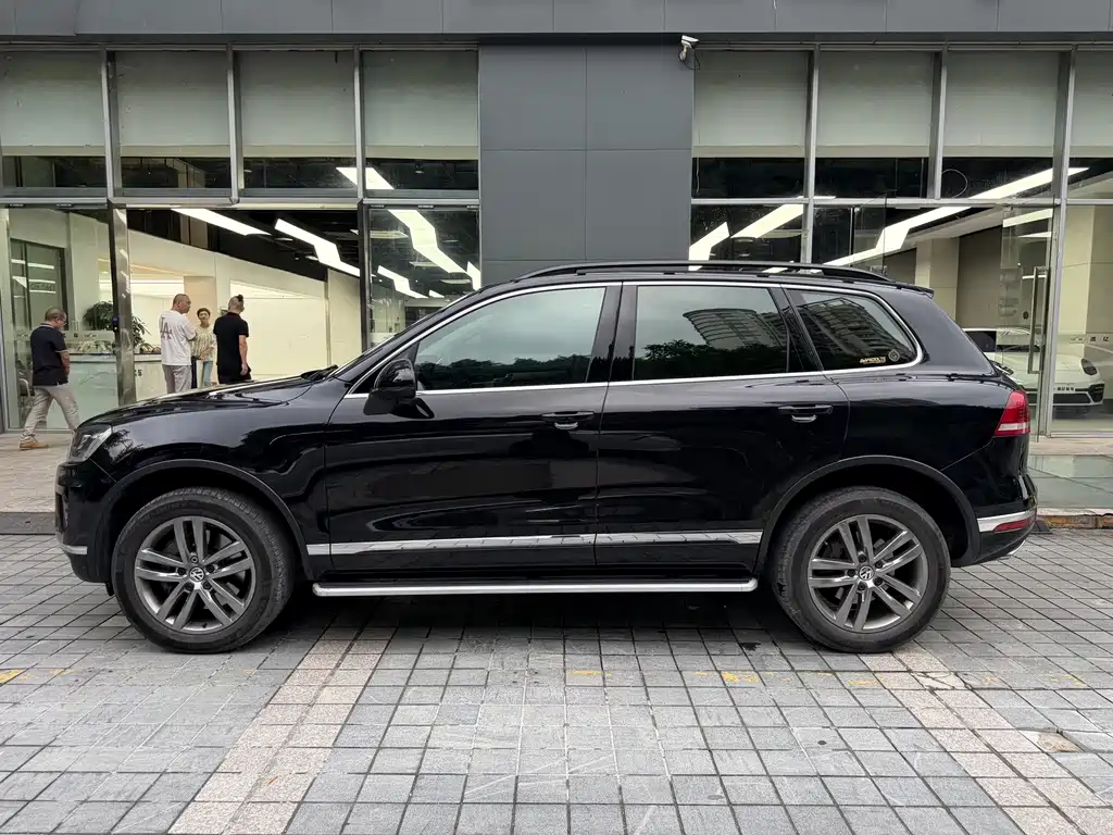 Volkswagen Touareg — фото 4