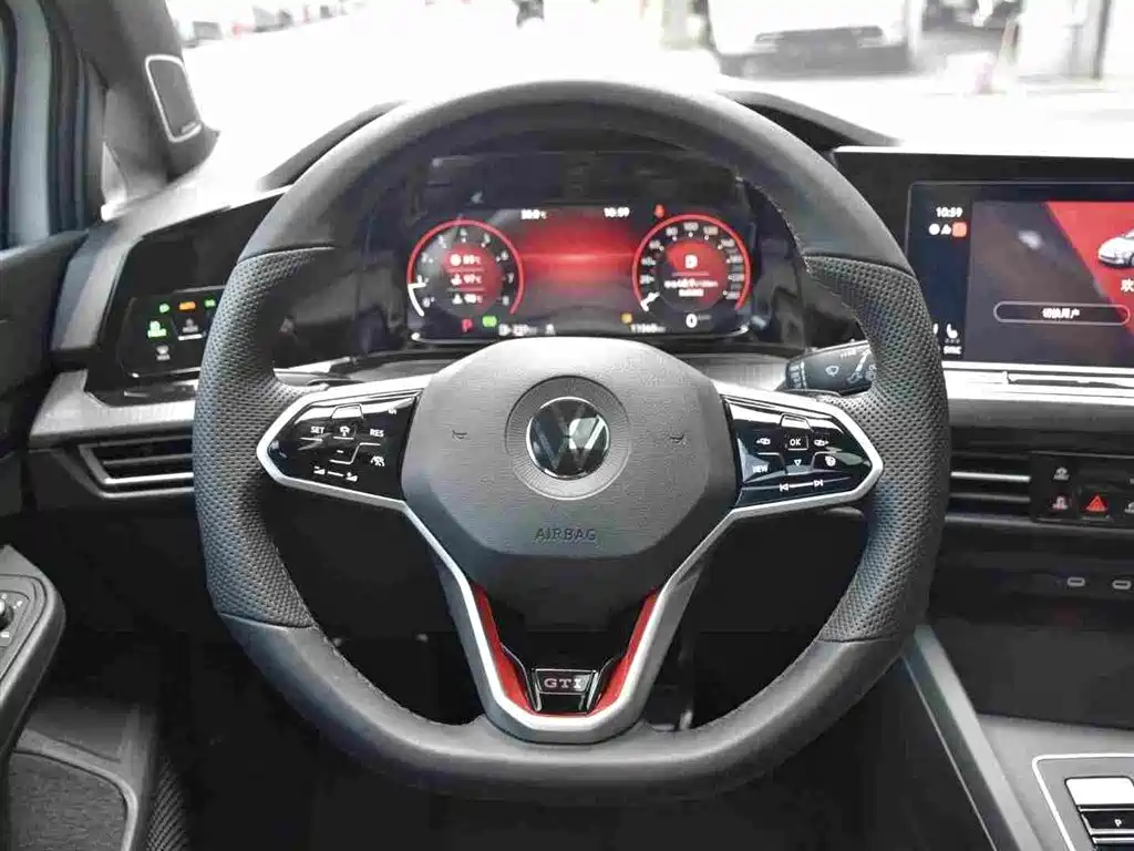 Volkswagen Golf GTI — фото 15