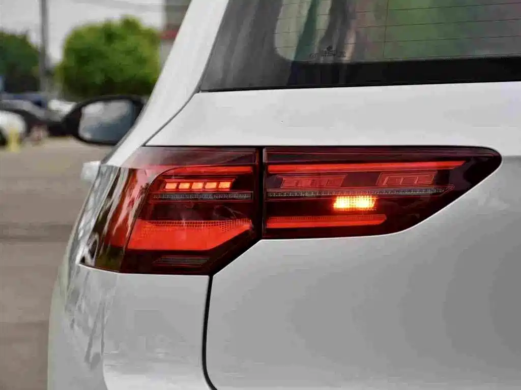 Volkswagen Golf GTI — фото 8