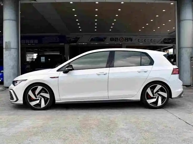 Volkswagen Golf GTI — фото 9