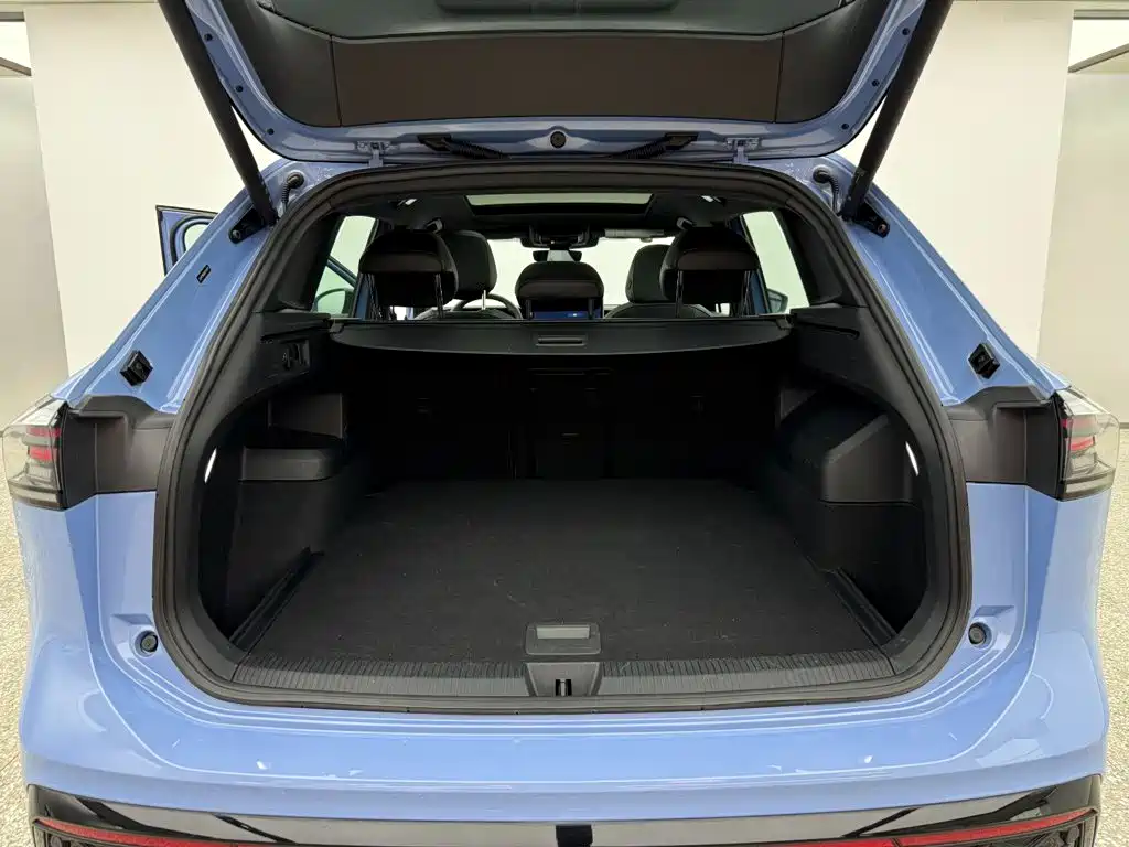 Volkswagen Tiguan L — фото 6