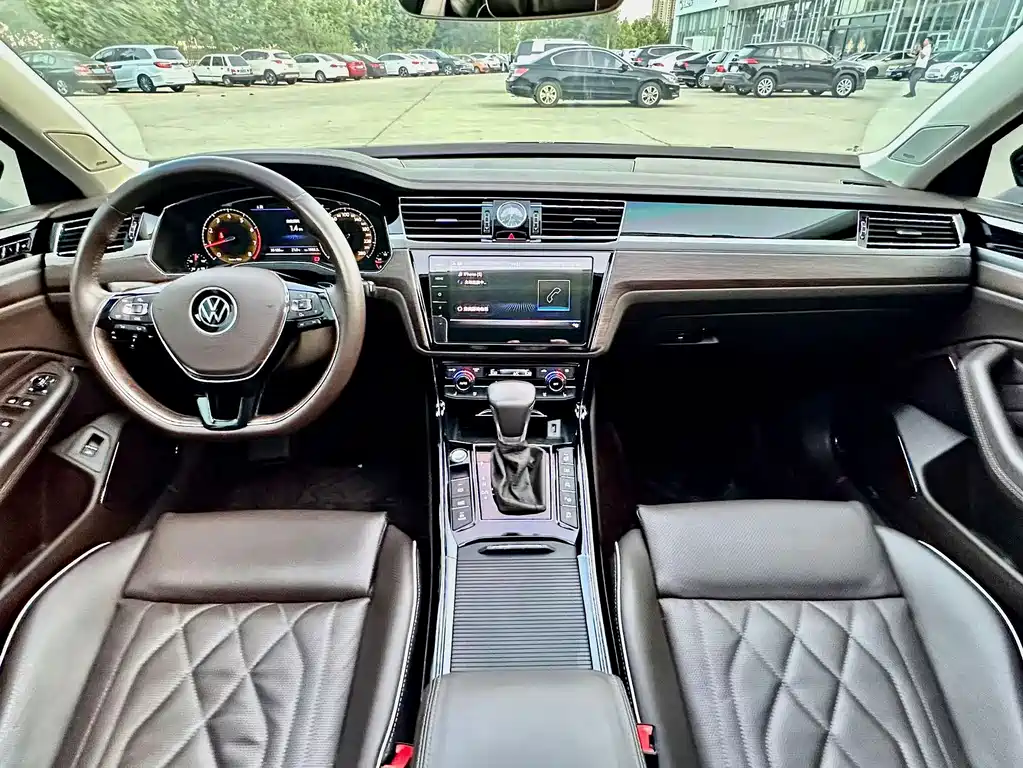 Volkswagen Phideon — фото 6