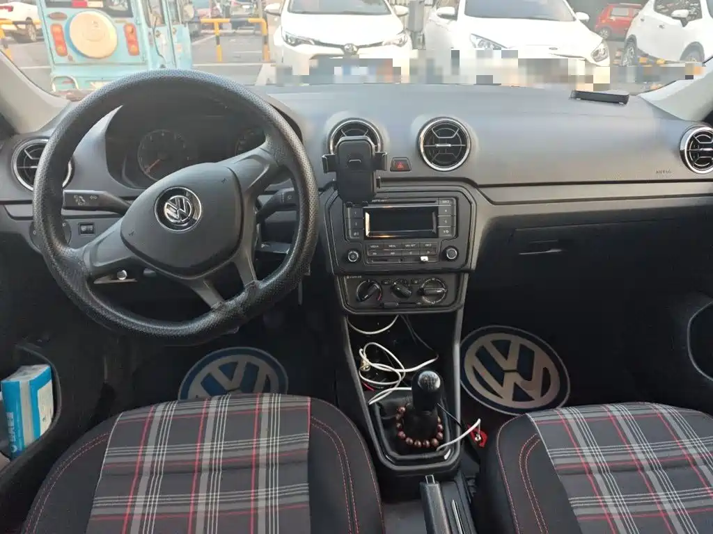 Volkswagen Jetta — фото 5