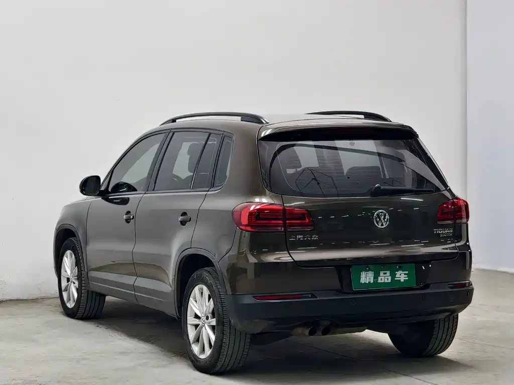 Volkswagen Tiguan — фото 6