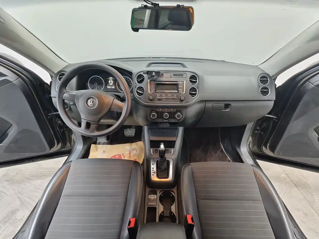 Volkswagen Tiguan — фото 9