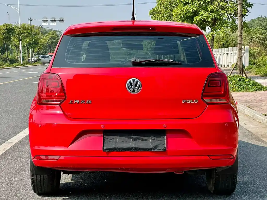 Volkswagen Polo — фото 5