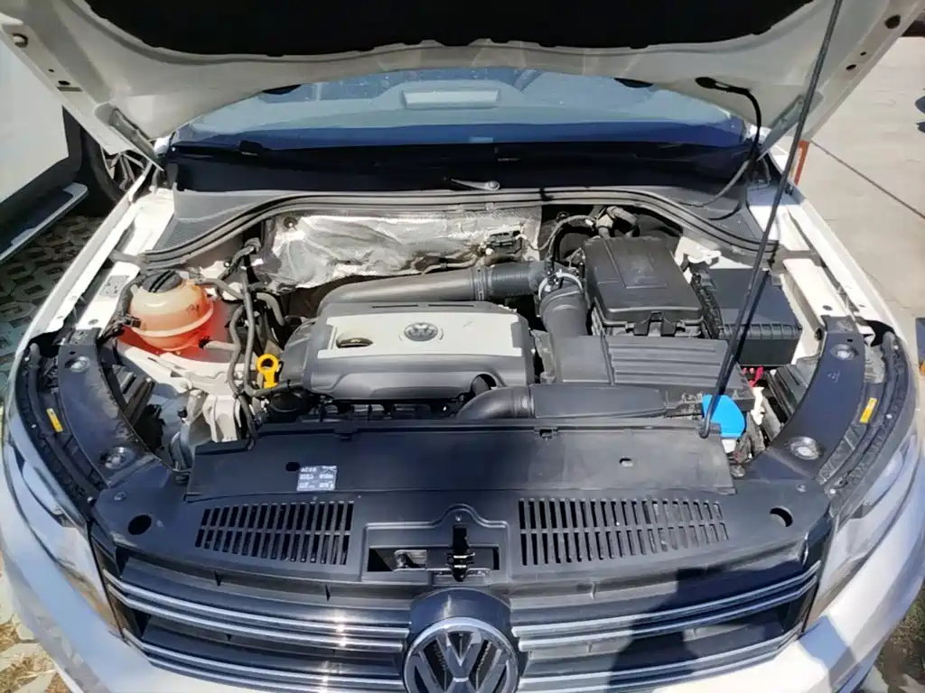 Volkswagen Tiguan — фото 20